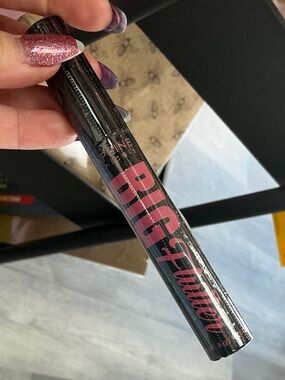 Big Flutter Mascara - Black